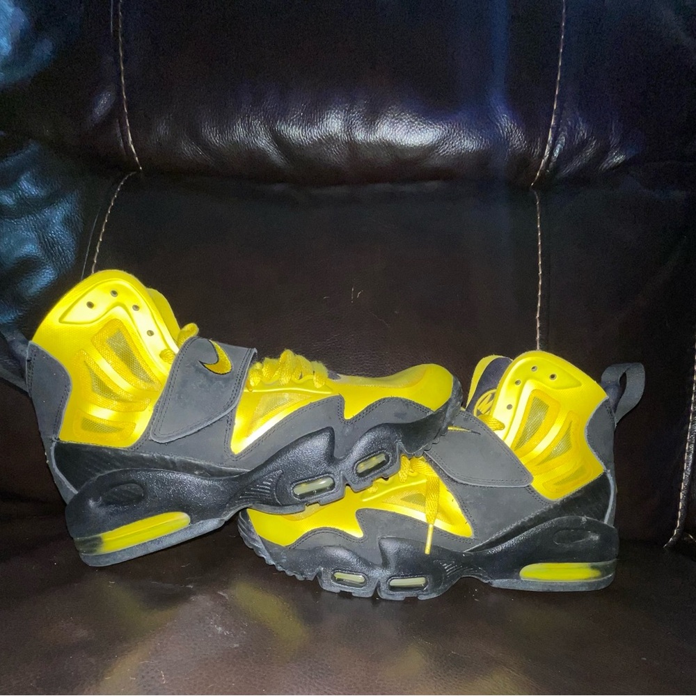 Like new! No original box,Air Max Express Pittsburgh Steelers.